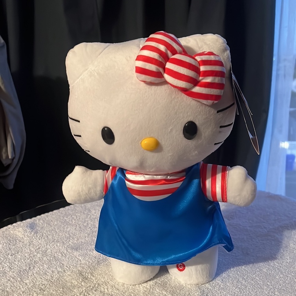 HELLO Kitty Animated Plush Greeter Stepper  Musical Shuffle NWT